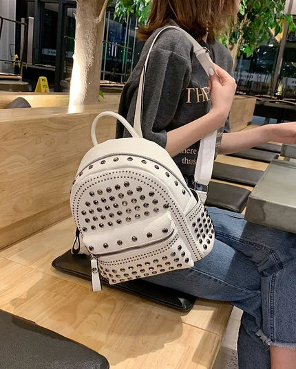 Schwarzer Leder Rucksack für Damen – Dein Begleiter für Alltag & Schule