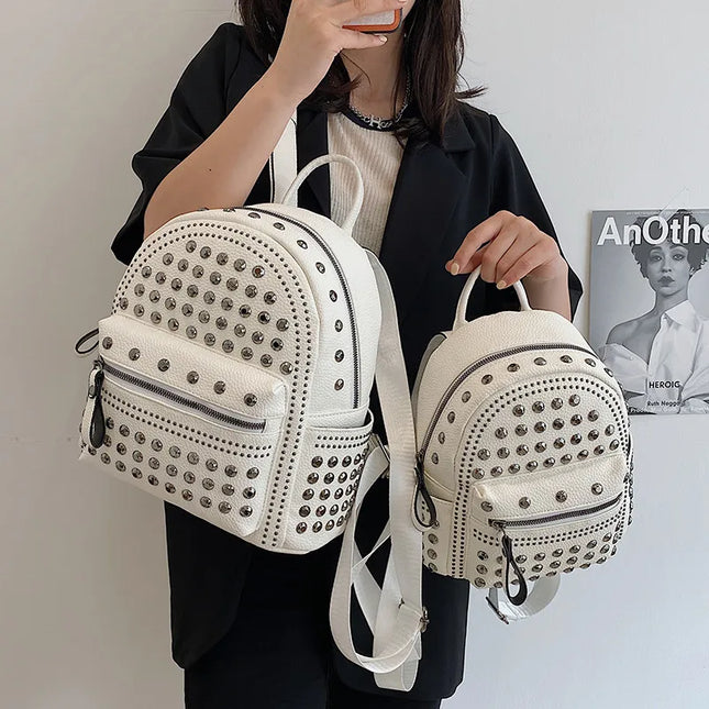 Schwarzer Leder Rucksack Damen mit Nieten – Für Schule & Alltag