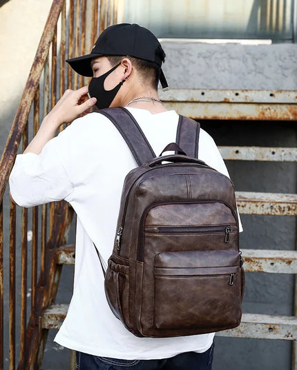 Lederrucksack für Herren: USB-Ladefunktion & Laptopfach