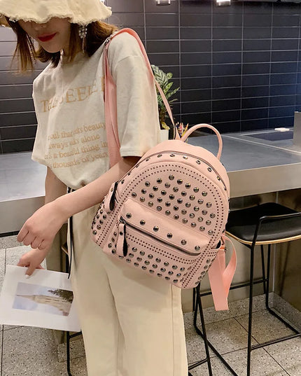 Kleiner schwarzer Leder Rucksack für Damen – Alltag & Reisen