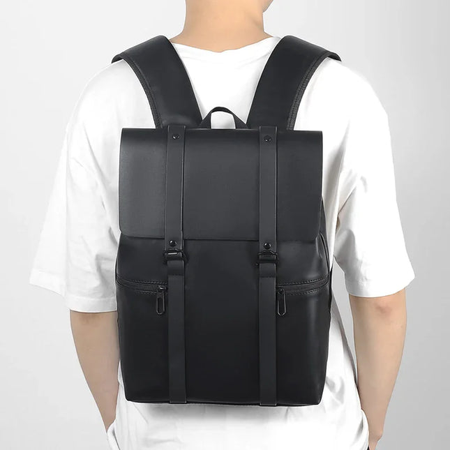 Schwarzer Lederrucksack für Herren | Alltag & 14-Zoll-Laptop