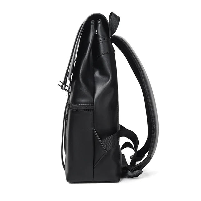 Schwarzer Lederrucksack für Herren | Laptop & Reise Begleiter